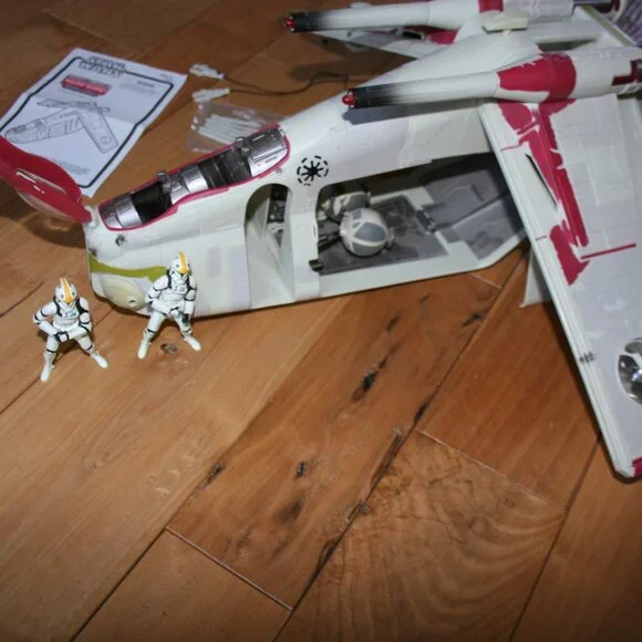 Star Wars Attack of the Clones Republic Gunship - Picture 8 of 13